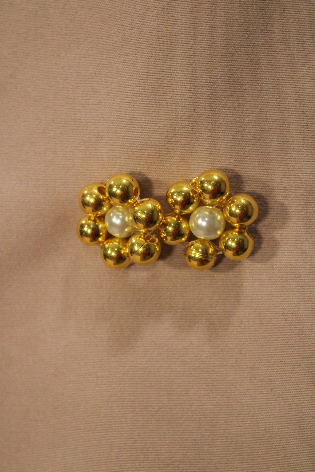Daisy Beaded Studs Earrings - HAWWAA Studios