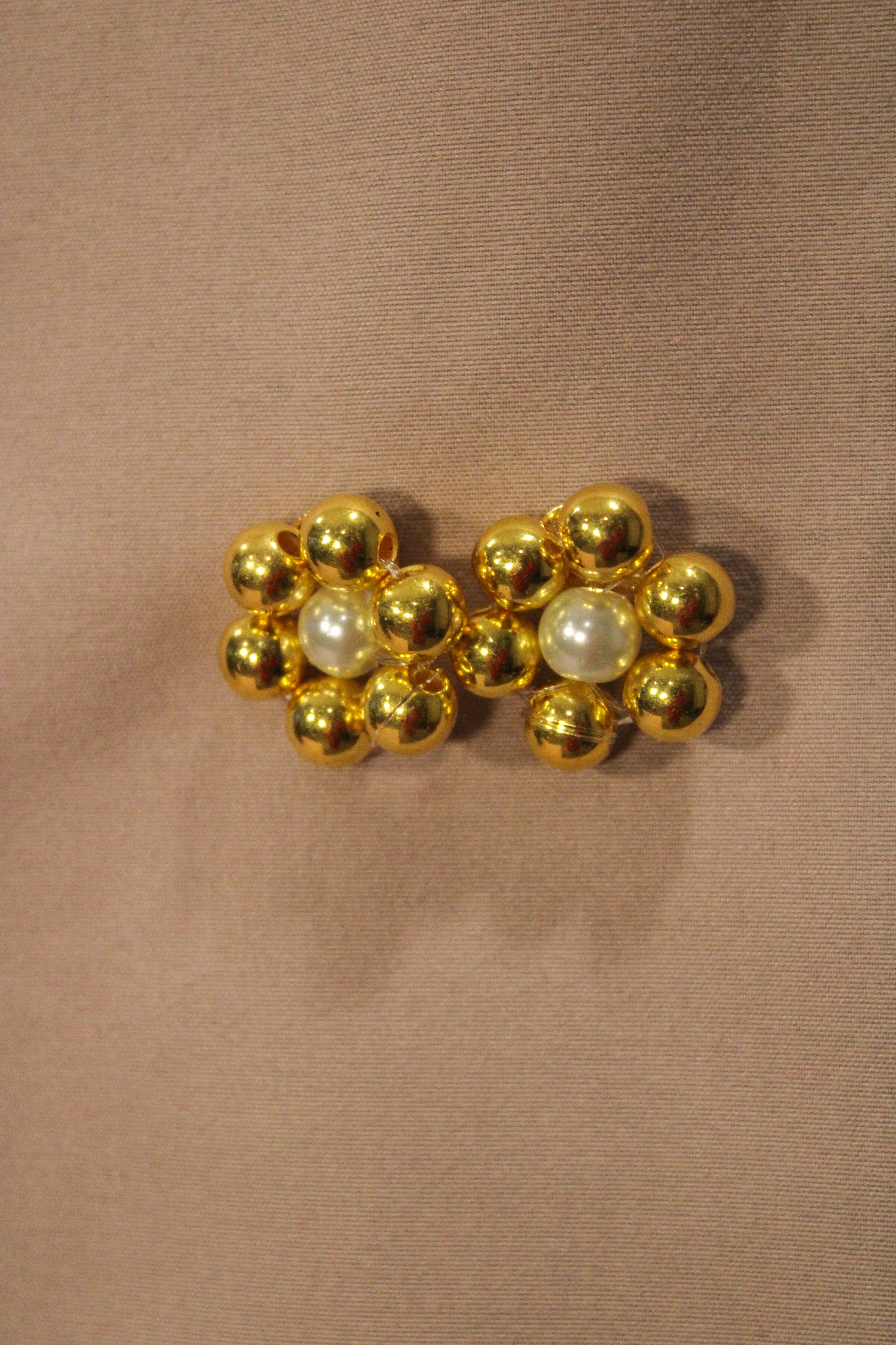 Daisy Beaded Studs Earrings - HAWWAA Studios