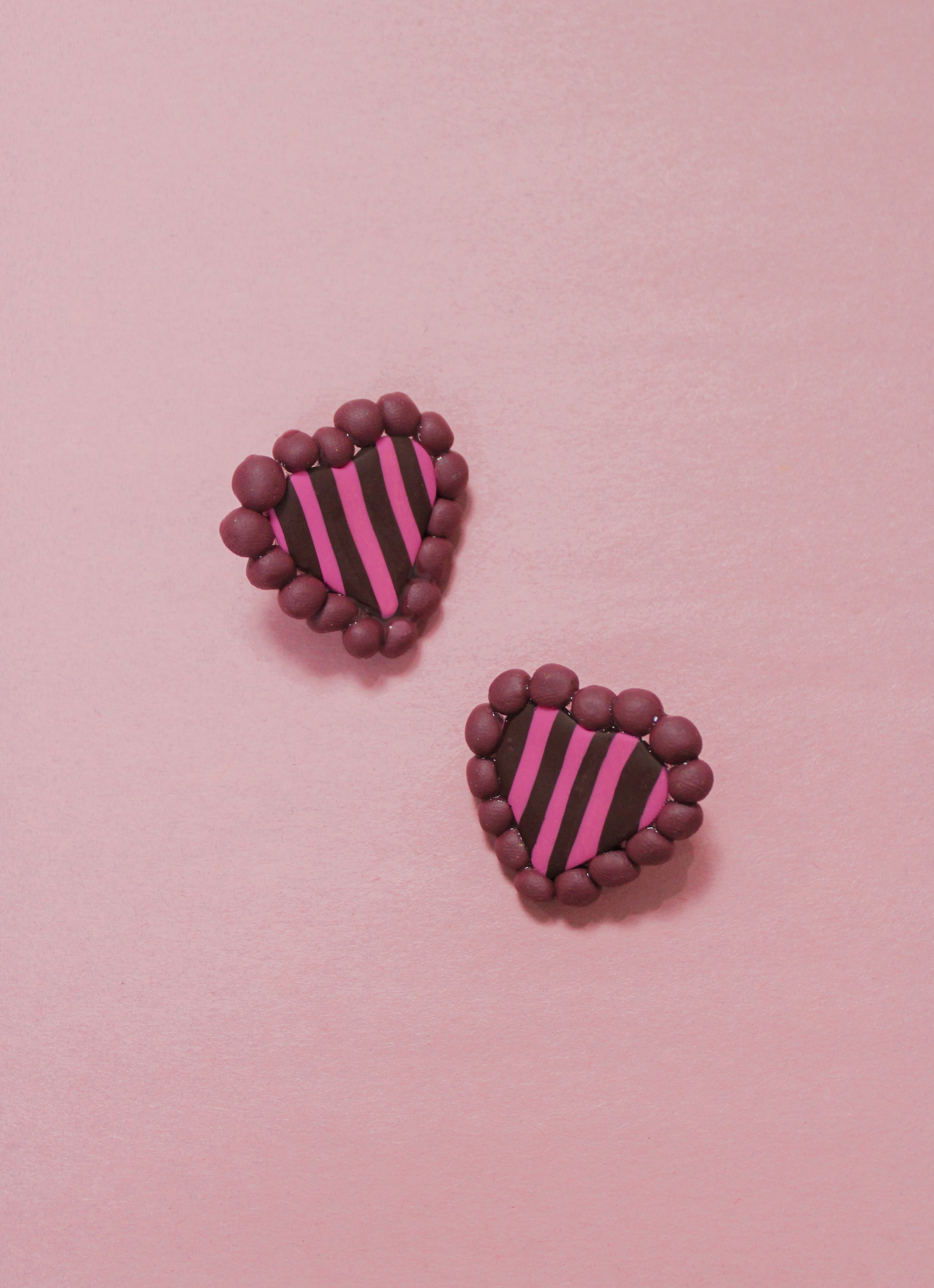 "Darling" Scalloped Heart Stud Earrings